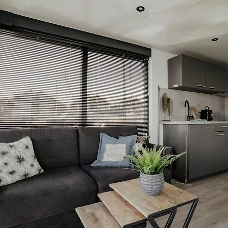 Houseboat Havenlodge 4 Persons 木屋 Uitgeest