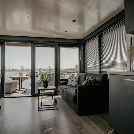 Houseboat Havenlodge 4 Persons 木屋 *