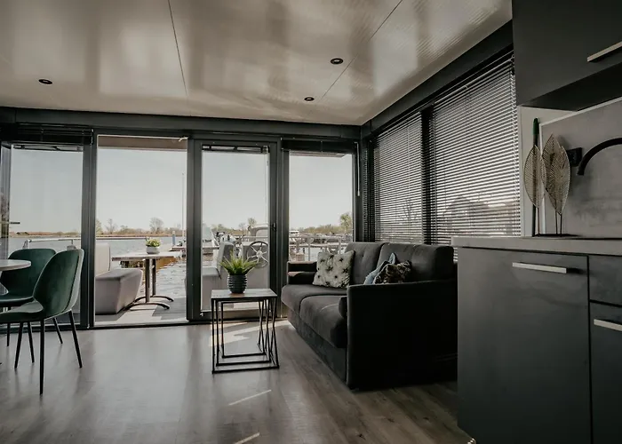 Houseboat Havenlodge 4 Persons 木屋 *