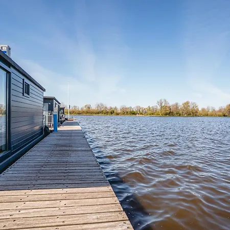 Houseboat Havenlodge 4 Persons * Uitgeest