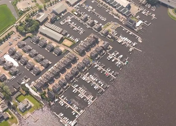 Houseboat Havenlodge 4 Persons Chalet *